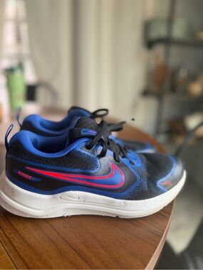 Nike Kids Blue and Red Athletic Sneakers